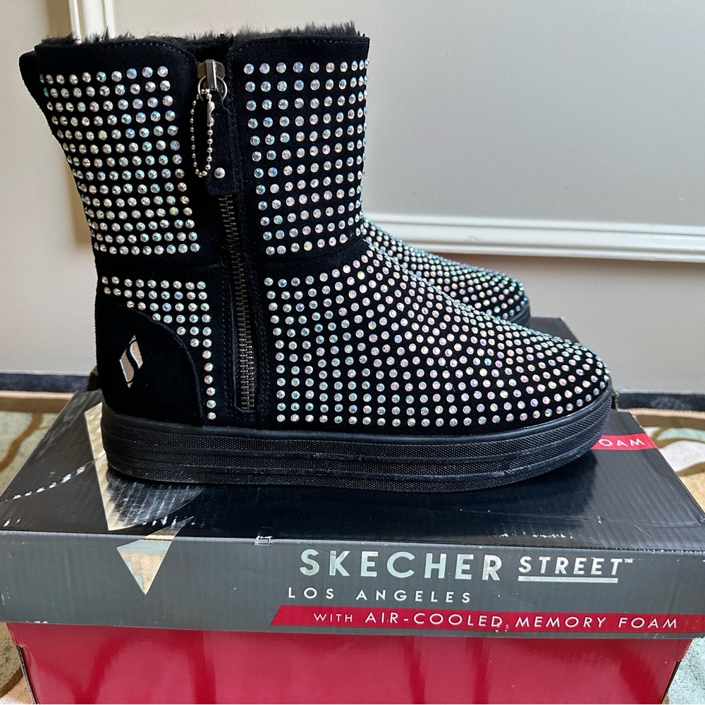 SKECHERS HTF NEW VEGAS NIGHT Aurora borealis Crystal Boots! SZ 8 BLACK  STUNNNER